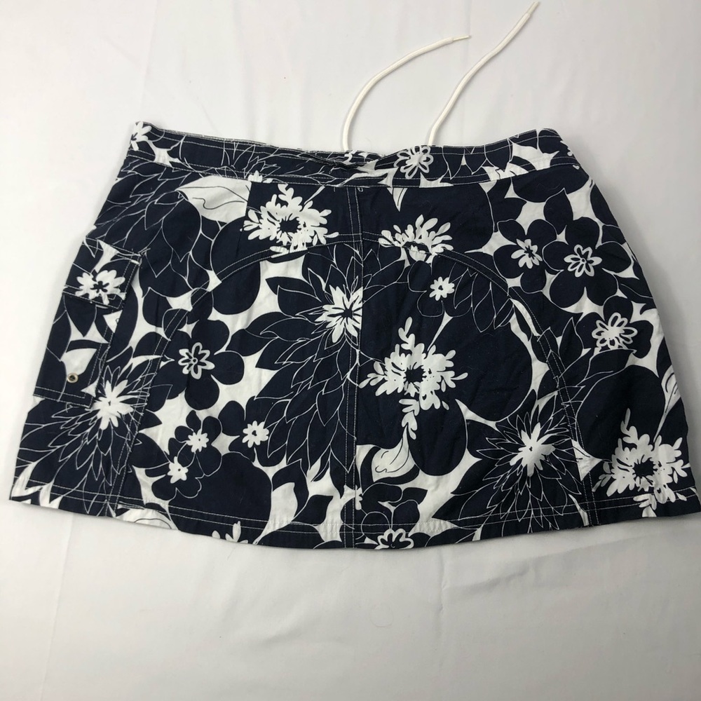 J.Crew black and white flowered women’s Women’s black and white flowered skirt